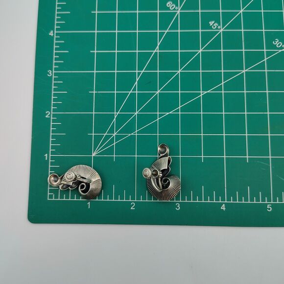 Vintage Danecraft Sterling Silver 925 Art Deco Floral Motif Screw Back Earrings - Picture 13 of 14